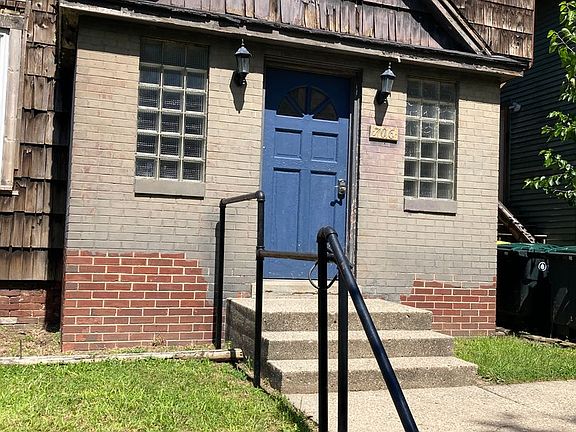 5th image of 706 E Jackson St APT 3