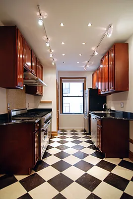 Rented by WAM Partners - William Moses Co. | media 113