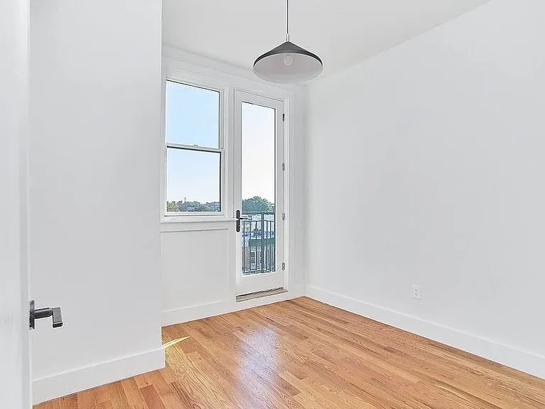 3215 Clarendon Rd #4F — Photo 10
