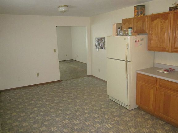 5th image of 410 E Mason St