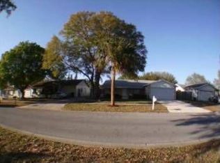 7993 Cottonwoode Dr, Largo, FL 33773