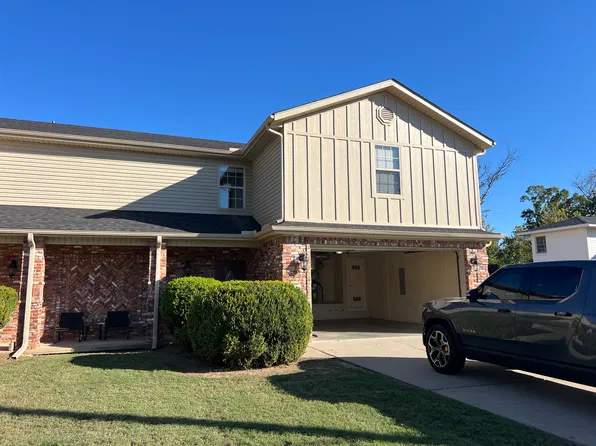 1608 Oakwood Ave, Bentonville, AR 72712