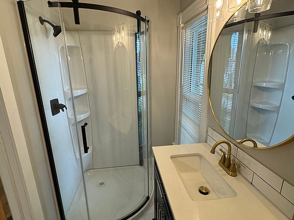 5th image of 1020 Douglas St NW