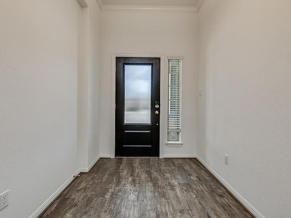3rd image of 105 Skylark Ln