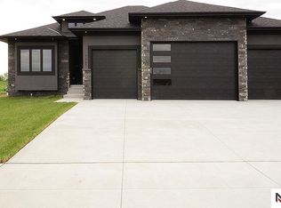 9647 Toma Rd, Lincoln, NE 68526