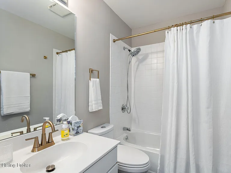 638 S 2nd St #1 — Photo 35