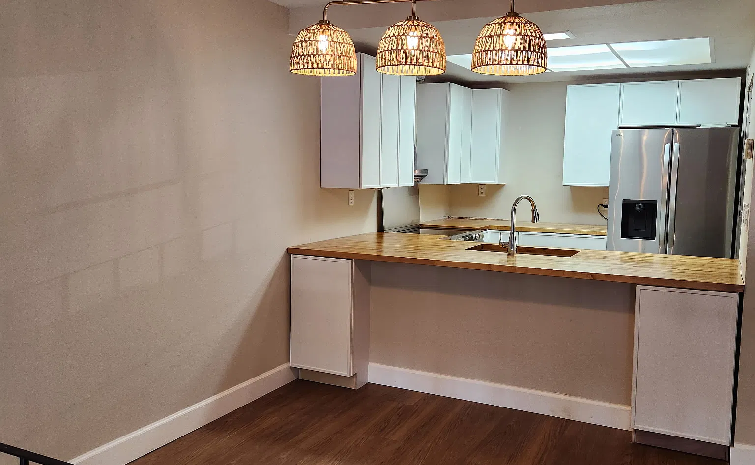 3 bed, 2.5 bath, 1468 sqft, $4,200 — Photo 3