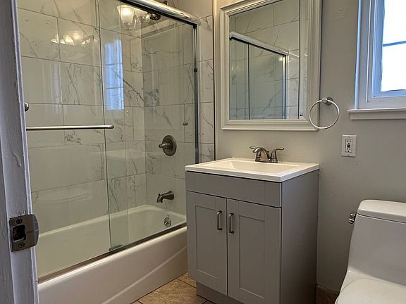 2nd image of 483 Joaquin Ave APT C