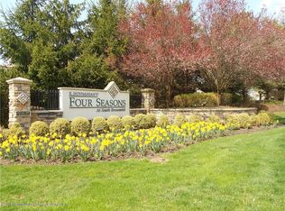 49 Pebble Creek Rd, Dayton, NJ 08810