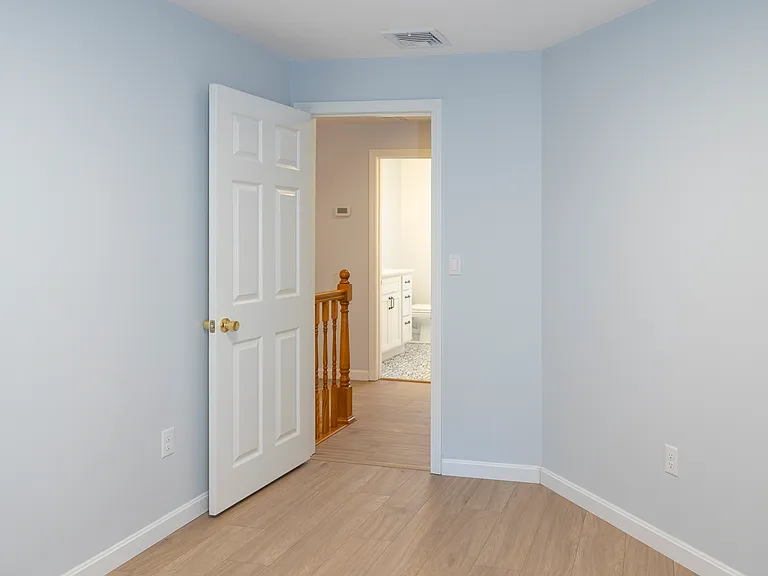 122 Leedham St #122 — Photo 17