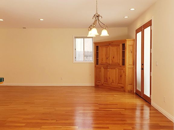 3rd image of 3971 Lamont St #A