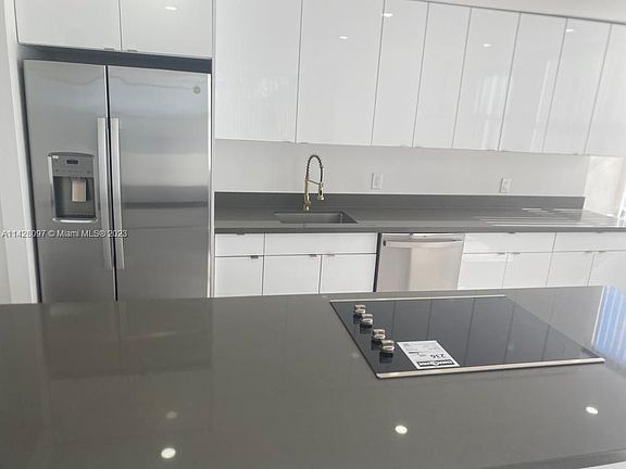 5th image of 1300 NE Miami Gardens Dr APT 507E