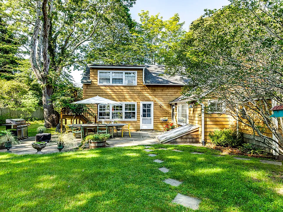 493 Abrahams Path