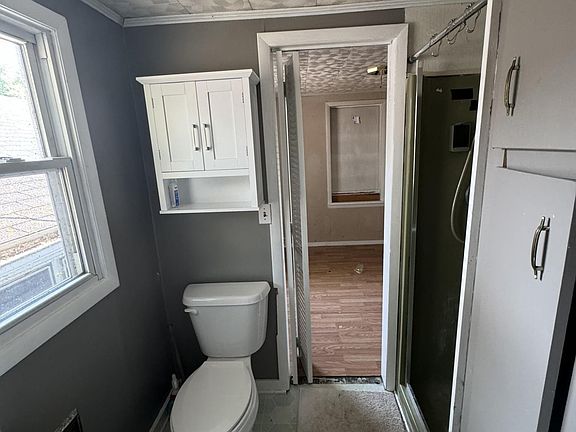 3rd image of 115 Riverfront Dr