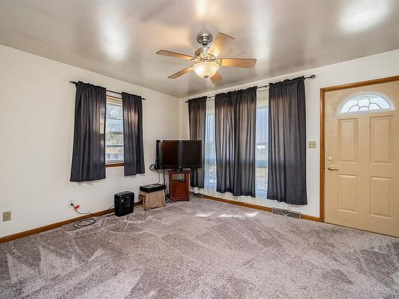 3rd image of 1837 E Ave NE