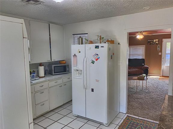 5th image of 815 N Watkins Ave