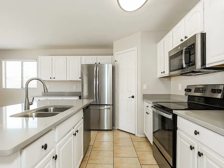 8216 W Globe Ave — Photo 7