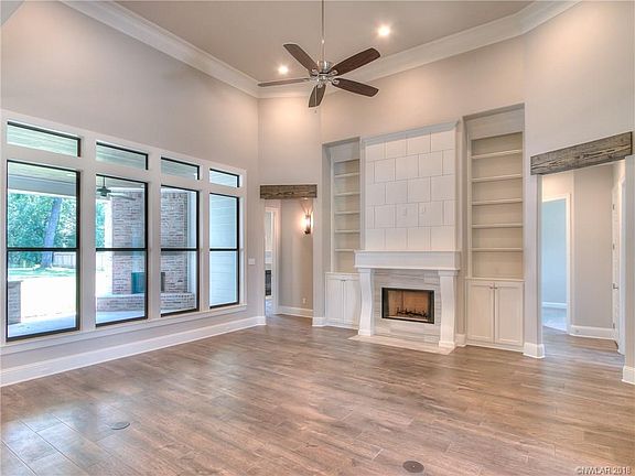 4th image of 411 Oakwood Trace Ct