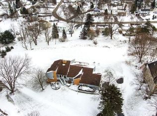 12 Locke Dr, Pittsford, NY 14534