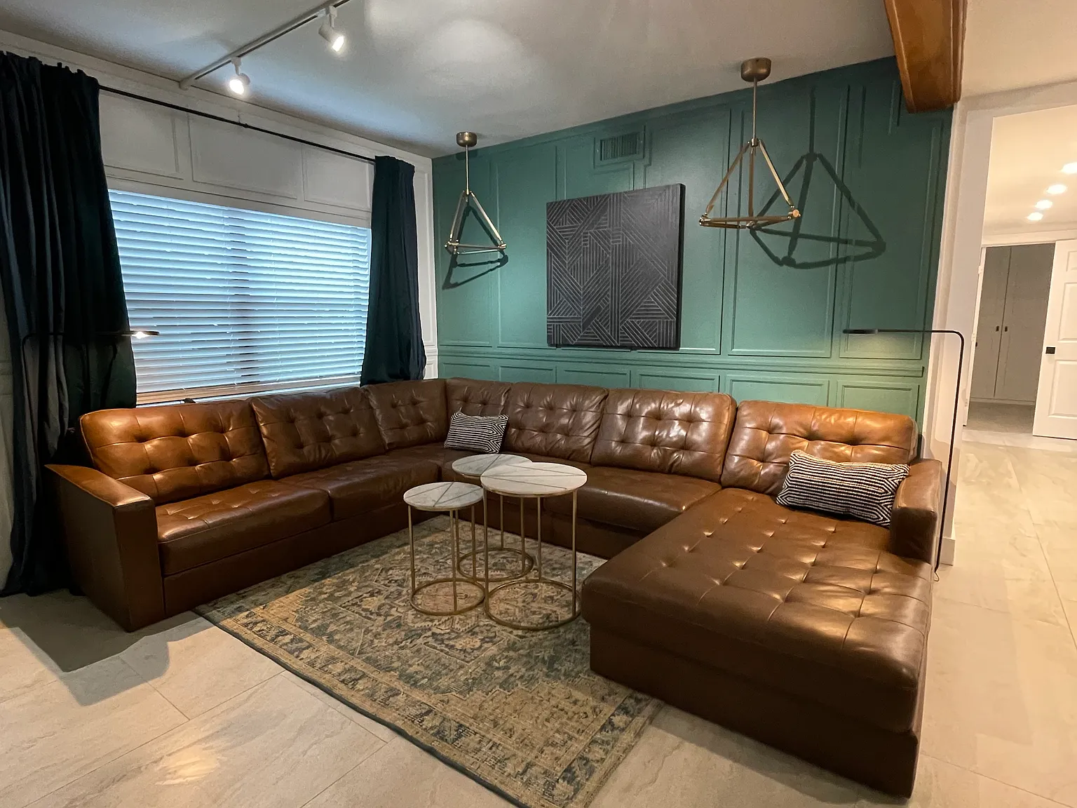3 bed, 1000 sqft, $3,300 — Photo 2