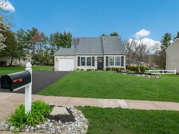 99 Jasen Dr, Chalfont, PA 18914