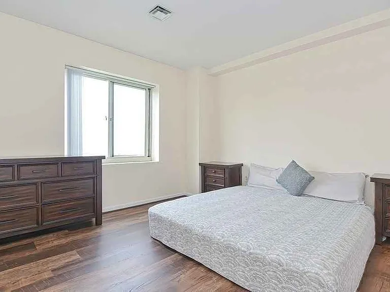 1 Cityview Ln #205 — Photo 13