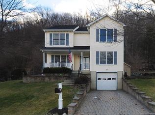 52 Larkin Ln, Garnerville, NY 10923