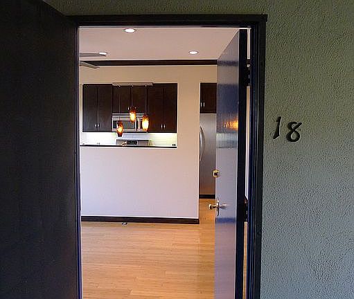 4th image of 1435 S Fairfax Ave