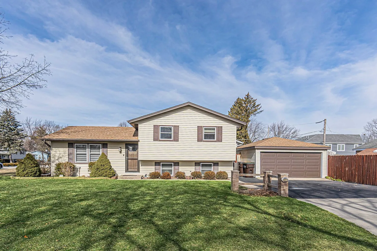 20511 N Eugene Ave photo 1