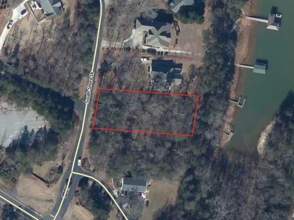 104 S Shore Dr, Fair Play, SC 29643