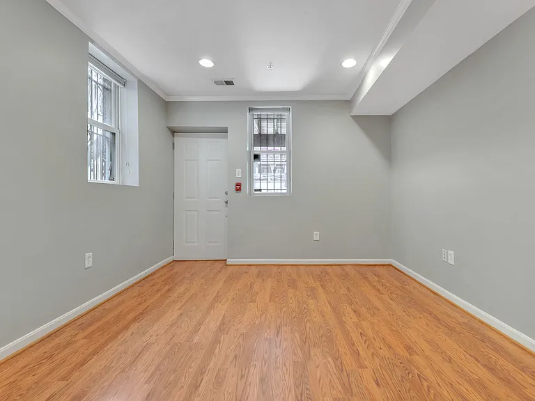 1360 Kenyon St NW #B — Photo 17