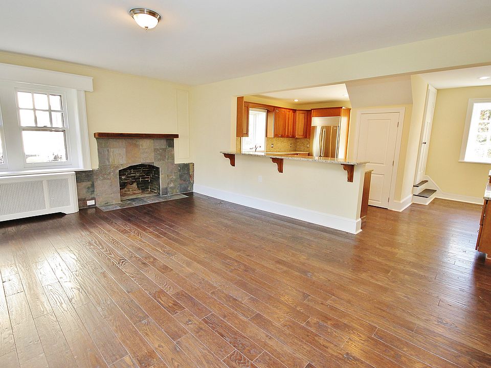 2nd image of 125 Edgewood Rd