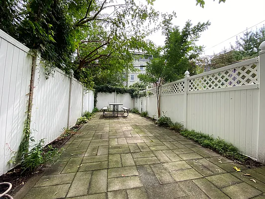 Rented by Compass | media 13