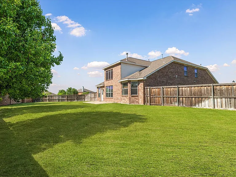 403 Connemara Trl — Photo 36
