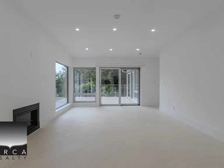 1060 Highland Dr — Photo 14