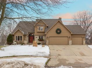 2732 Mayowood Ln SW, Rochester, MN 55902