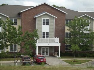 2590 Gold Star Hwy APT 304, Groton, CT 06355