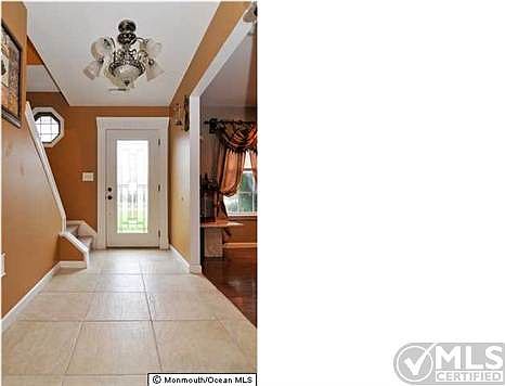 3rd image of 786 Blenheim Dr