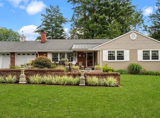 14 Farm Rd, Ewing, NJ 08638