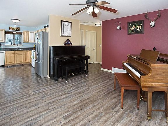 3rd image of 4507 Lux Ave