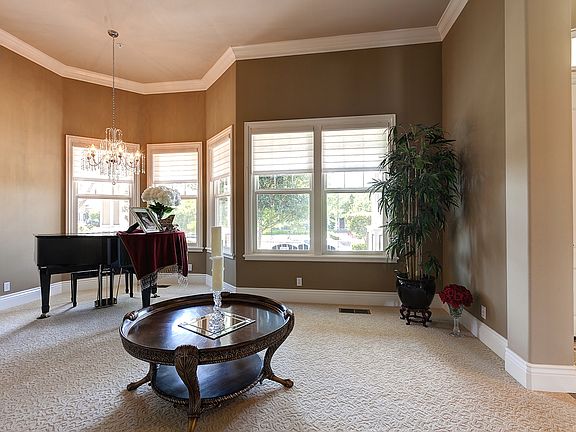 Crown Molding and Custom Paint