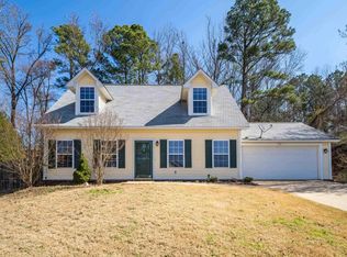 515 Sharon Oaks Ct, Benton, AR 72019