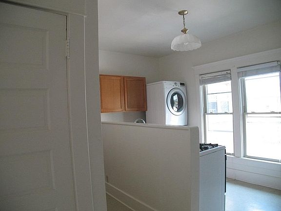 2nd image of 1001 W Moss Ave #D