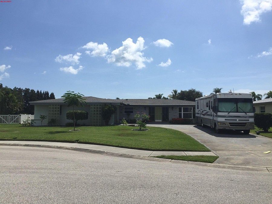 1st image of 445 Thrush Dr