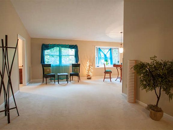 5th image of 2706 E Redwood Cir