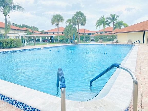 South River Community Pool