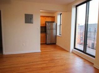 135 Meserole Ave #3B, Brooklyn, NY 11222