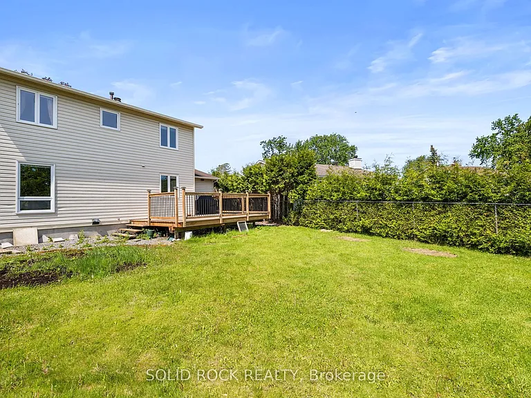 1631 Charbonneau St — Photo 39