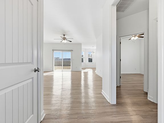 3rd image of 513 Milbrooke Cir