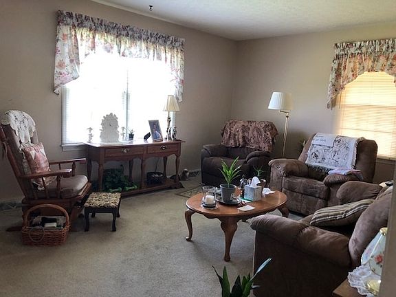 2nd image of 34 Snyder Ln